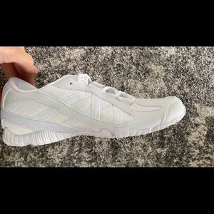 Cheer shoes